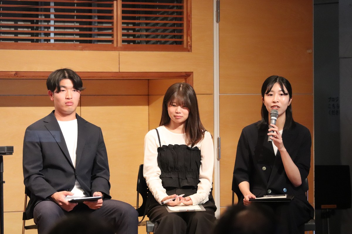 活動を紹介する寺子屋にしたにの3人